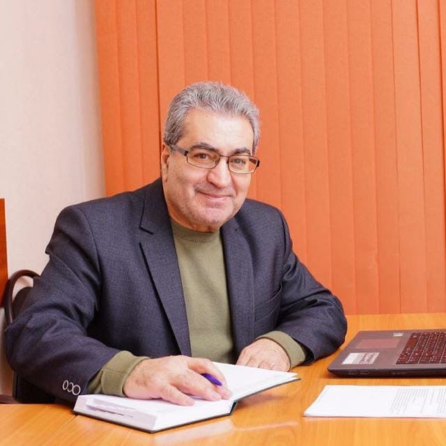 Олег Аванесов